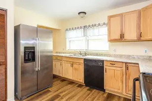 549 Hunter Cir, Kissimmee, FL 34758 - Photo 6