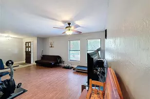 209 1st St, Tavares, FL 32778 - Photo 4