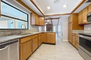 209 1st St, Tavares, FL 32778 - Photo 14