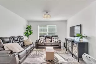 2259 Waukegan Dr, Kissimmee, FL 34758 - Photo 10