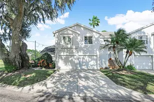 414 Eagle Ridge Dr, Davenport, FL 33837 - Photo 2