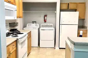 8848 Villa View Cir, Orlando, FL 32821 - Photo 10