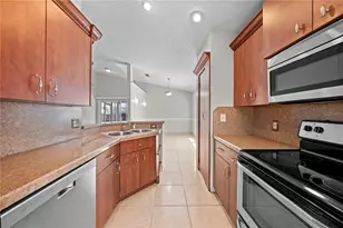 8332 Southern Forest Dr, Orlando, FL 32829 - Photo 14