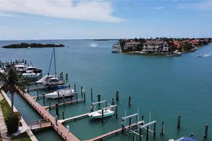 126 1st St E, Tierra Verde, FL 33715 - Photo 2