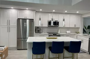 126 1st St E, Tierra Verde, FL 33715 - Photo 6