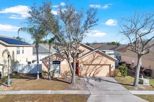 2109 Woodsedge Dr, Kissimmee, FL 34746 - Photo 2