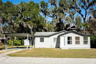 922 Cr 482A, Lake Panasoffkee, FL 33538 - Photo 1