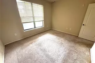 909 Charo Pkwy, Davenport, FL 33897 - Photo 10