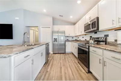 941 Aruba Avenue, Mulberry, FL 33860 - Photo 2