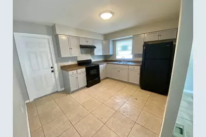 1700 Birchwood Circle #2, Leesburg, FL 34748 - Photo 2