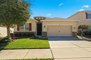 145 Waterside Cir, Winter Haven, FL 33880 - Photo 1