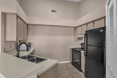 4815 Brighton Terrace #204, Orlando, FL 32811 - Photo 12