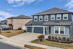 2081 Derwent Dr, Davenport, FL 33896 - Photo 2