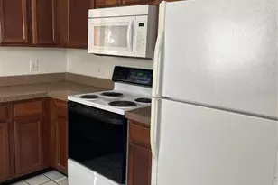 10752 Satinwood Cir, Orlando, FL 32825 - Photo 2