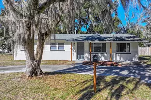 2112 NE 7th Ave, Gainesville, FL 32641 - Photo 4