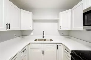 2112 NE 7th Ave, Gainesville, FL 32641 - Photo 18