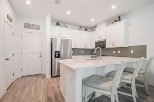 9867 Walkway Dr, Orlando, FL 32832 - Photo 2