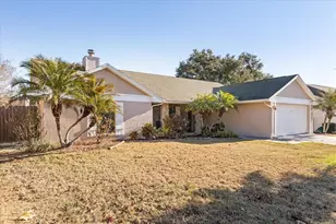 1011 Faircloth Ct, Oviedo, FL 32765 - Photo 2