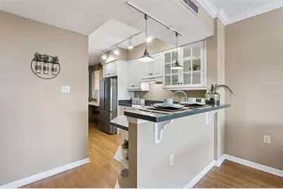 401 E Robinson Street #303, Orlando, FL 32801 - Photo 6