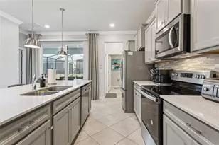 16205 St Kitts Cir, Clermont, FL 34714 - Photo 10