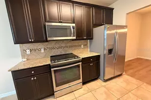 8347 Bella Tierra Ct, Davenport, FL 33896 - Photo 4