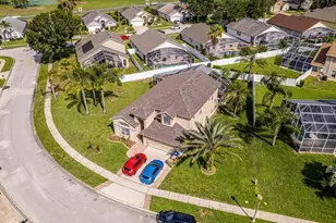 2654 Star Lake View Dr, Kissimmee, FL 34747 - Photo 2