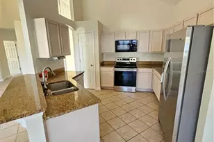 2654 Star Lake View Dr, Kissimmee, FL 34747 - Photo 12