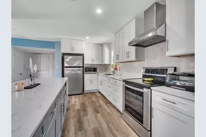 7684 Oakhurst Road, Seminole, FL 33776 - Photo 10