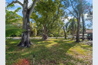 7684 Oakhurst Road, Seminole, FL 33776 - Photo 6