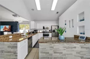 247 Oak Chase Pl, Davenport, FL 33896 - Photo 10