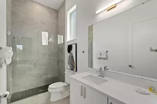 2121 Pine Oak Loop, Davenport, FL 33837 - Photo 12