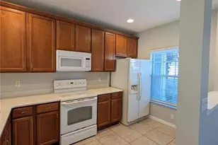 9437 Flowering Cottonwood Rd, Orlando, FL 32832 - Photo 10