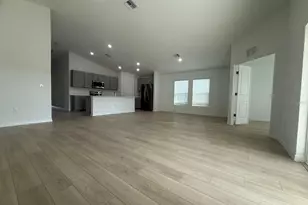 5465 San Pietro Dr, Winter Haven, FL 33884 - Photo 10