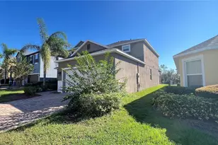 3737 Maidencain St, Clermont, FL 34714 - Photo 2