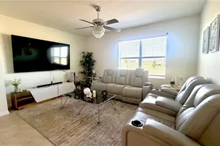 3928 Malawi Trl, Saint Cloud, FL 34772 - Photo 4