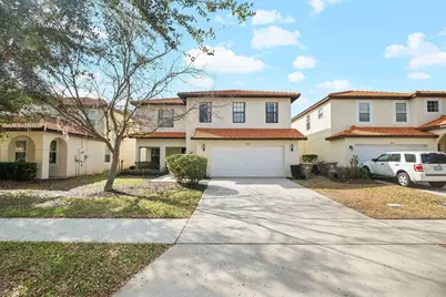 2818 Roccella Court, Kissimmee, FL 34747 - Photo 2