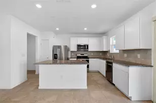 9644 Summers Cay Cir, Thonotosassa, FL 33592 - Photo 14
