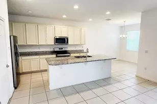 221 Trinity Ridge Cir, Davenport, FL 33897 - Photo 4