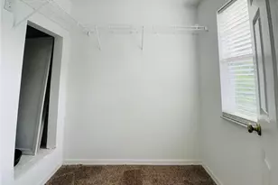 207 Golden Pond Ct, Valrico, FL 33594 - Photo 16