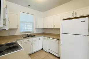 207 Golden Pond Ct, Valrico, FL 33594 - Photo 6