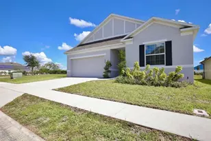 492 Pinecrest Loop, Davenport, FL 33837 - Photo 2