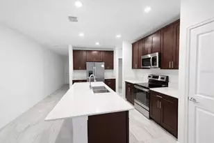 558 Jett Ln, Davenport, FL 33837 - Photo 2