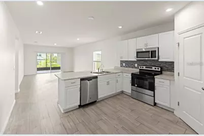 588 Meadow Bend Drive, Davenport, FL 33837 - Photo 8