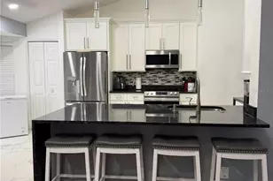 7736 Rollingridge Ct, Orlando, FL 32835 - Photo 4