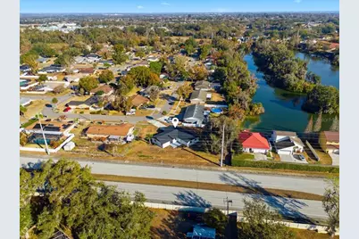 6134 Christina Drive E, Lakeland, FL 33813 - Photo 8