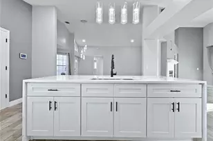 2605 Hawthorne Ln, Kissimmee, FL 34743 - Photo 6