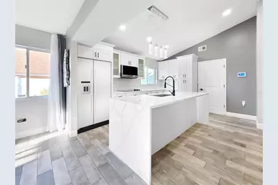 2605 Hawthorne Lane, Kissimmee, FL 34743 - Photo 10