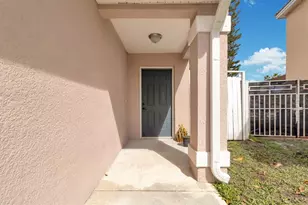 2317 Santa Lucia St, Kissimmee, FL 34743 - Photo 6