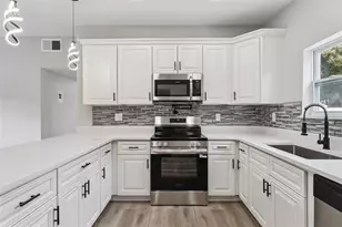 5738 Yucatan Dr, Orlando, FL 32807 - Photo 2