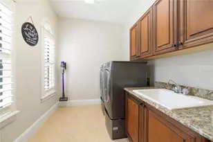 6330 Lake Burden View Dr, Windermere, FL 34786 - Photo 38